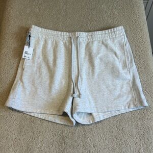 NWT TNA By Aritzia Cozy Fleece Boyfriend Sweatshort 2XL Size Heater Cloud